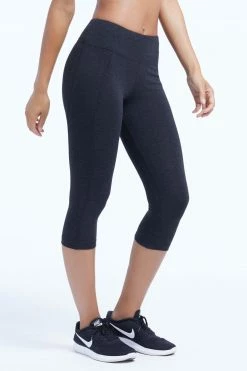 Marika Carrie Slimming Capri Bottoms 30 Marika Carrie Slimming Capri Bottoms