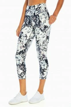 Marika Balance Collection Eclipse Printed Side Pocket Mid Calf Capri Legging 40 Marika Balance Collection Eclipse Printed Side Pocket Mid Calf Capri Legging