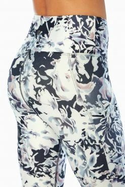 Marika Balance Collection Eclipse Printed Side Pocket Mid Calf Capri Legging 41 Marika Balance Collection Eclipse Printed Side Pocket Mid Calf Capri Legging