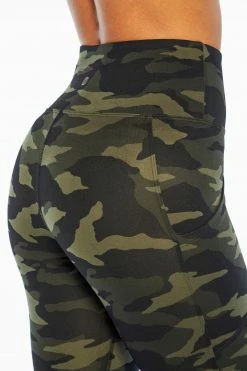 Marika Balance Collection Eclipse Printed Side Pocket Mid Calf Capri Legging 46 Marika Balance Collection Eclipse Printed Side Pocket Mid Calf Capri Legging