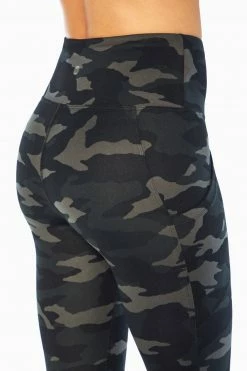 Marika Balance Collection Eclipse Printed Side Pocket Mid Calf Capri Legging