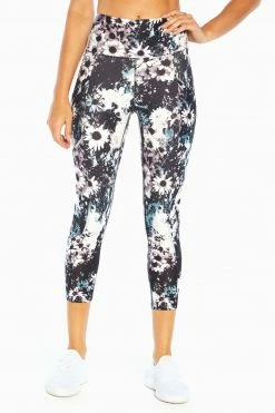 Marika Balance Collection Eclipse Printed Side Pocket Mid Calf Capri Legging 37 Marika Balance Collection Eclipse Printed Side Pocket Mid Calf Capri Legging