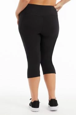 Marika Bestsellers High-Rise Tummy Control Capri (Plus Size) 10 Marika Bestsellers High-Rise Tummy Control Capri (Plus Size)