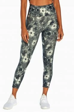 Marika Elsa Side Pocket Mid Calf Capri 60 Marika Elsa Side Pocket Mid Calf Capri