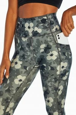 Marika Elsa Side Pocket Mid Calf Capri 61 Marika Elsa Side Pocket Mid Calf Capri