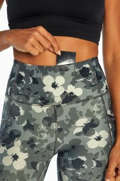 Marika Elsa Side Pocket Mid Calf Capri 57 Marika Elsa Side Pocket Mid Calf Capri