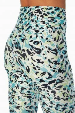 Marika Features Jade Mid Calf Capri 34 Marika Features Jade Mid Calf Capri