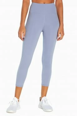 Marika Features Jade Mid Calf Capri 38 Marika Features Jade Mid Calf Capri