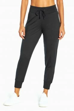 Marika Mona Jogger Features