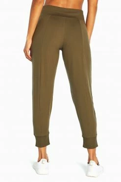 Marika Mona Jogger Features