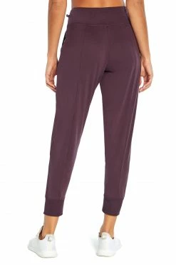 Marika Mona Jogger Features