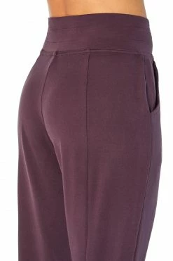 Marika Mona Jogger Features