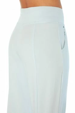 Marika Mona Jogger Features