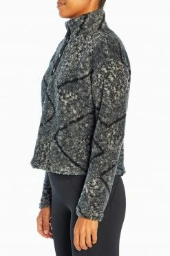 Marika Tyra Cropped Sherpa Pullover 41 Marika Tyra Cropped Sherpa Pullover