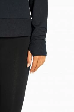 Marika Features Tammy Pullover 44 Marika Features Tammy Pullover